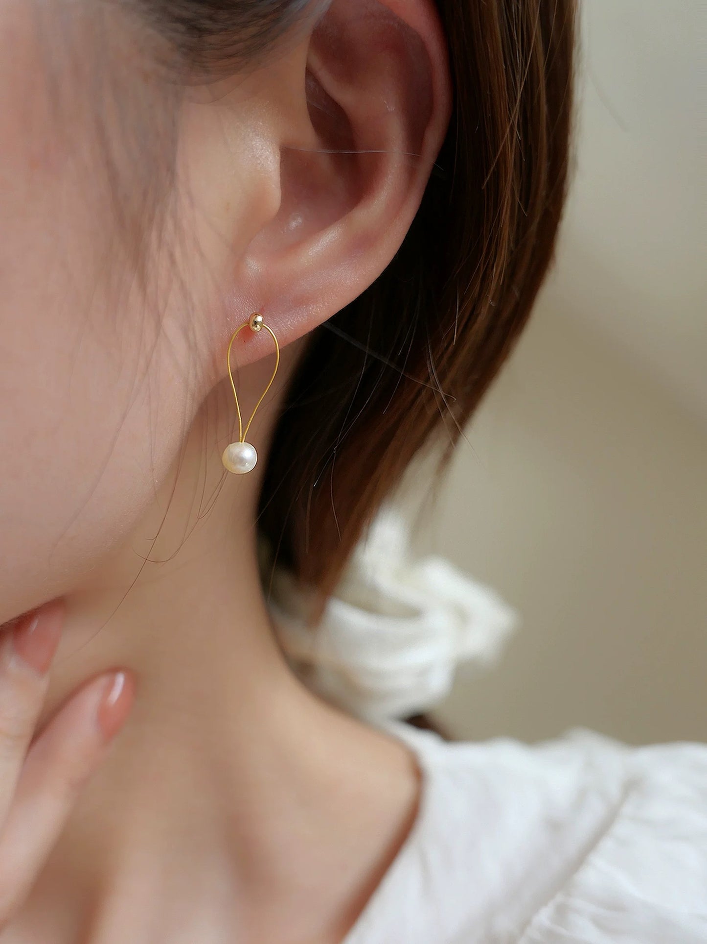 (E056) Pearl sterling silver stud earrings