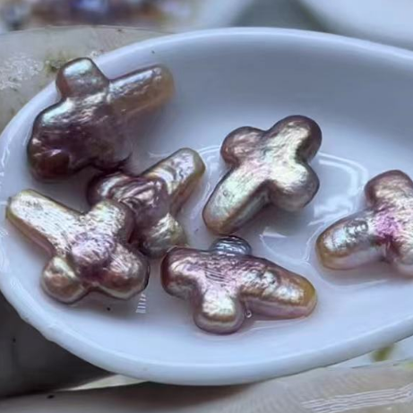 New arrival baroque pearls of "Cross" shape