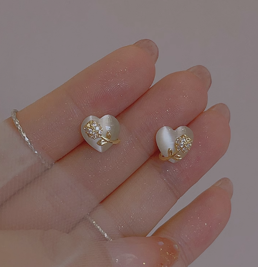 (E076)Heart shape Earrings stud