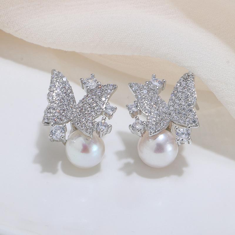 (E071) Full of diamond butterfly pearl earrings