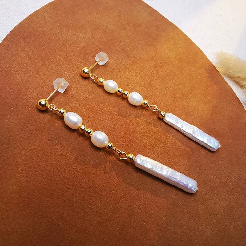 (E064)  Baroque pearl earring stud