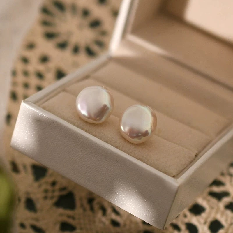 (E058) Button Pearl sterling silver stud earrings Hard Light