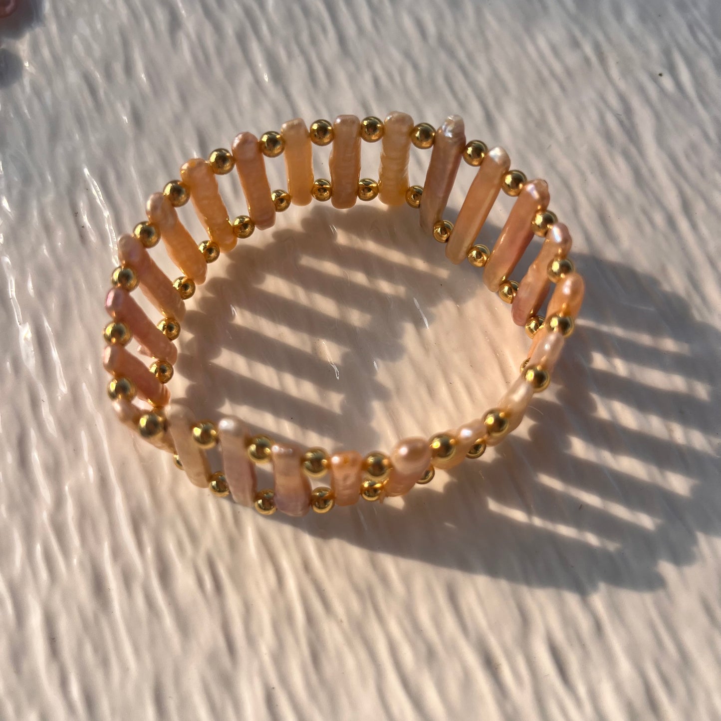 (B035) Gold bar bracelet