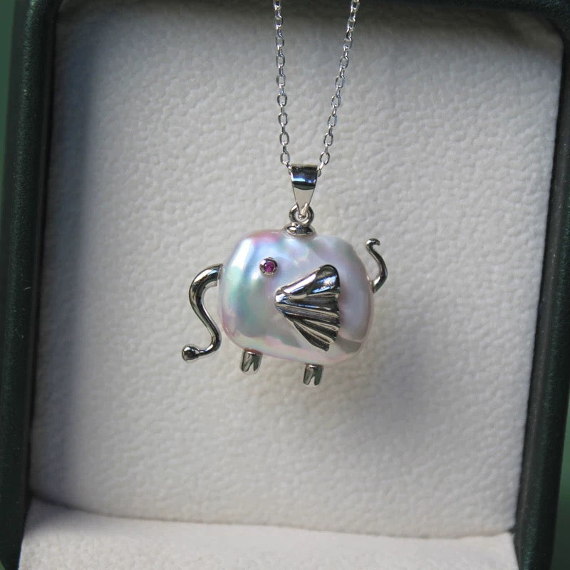(P006) elephant pearl pendant/S925