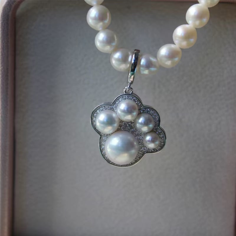 (P008)Cat's paw pendant/Elegant Pearl Pendant/Pearl Pendant Gift