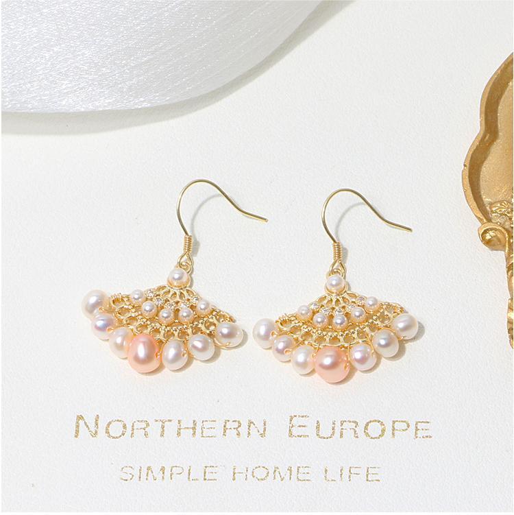 (J021)  Scalloped pearl set