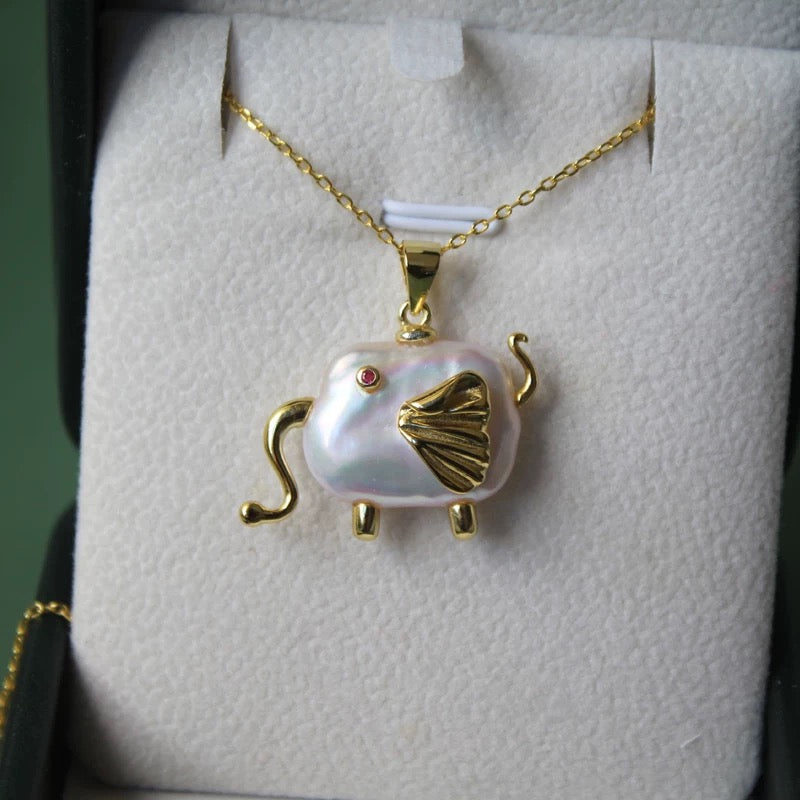 (P006) elephant pearl pendant/S925