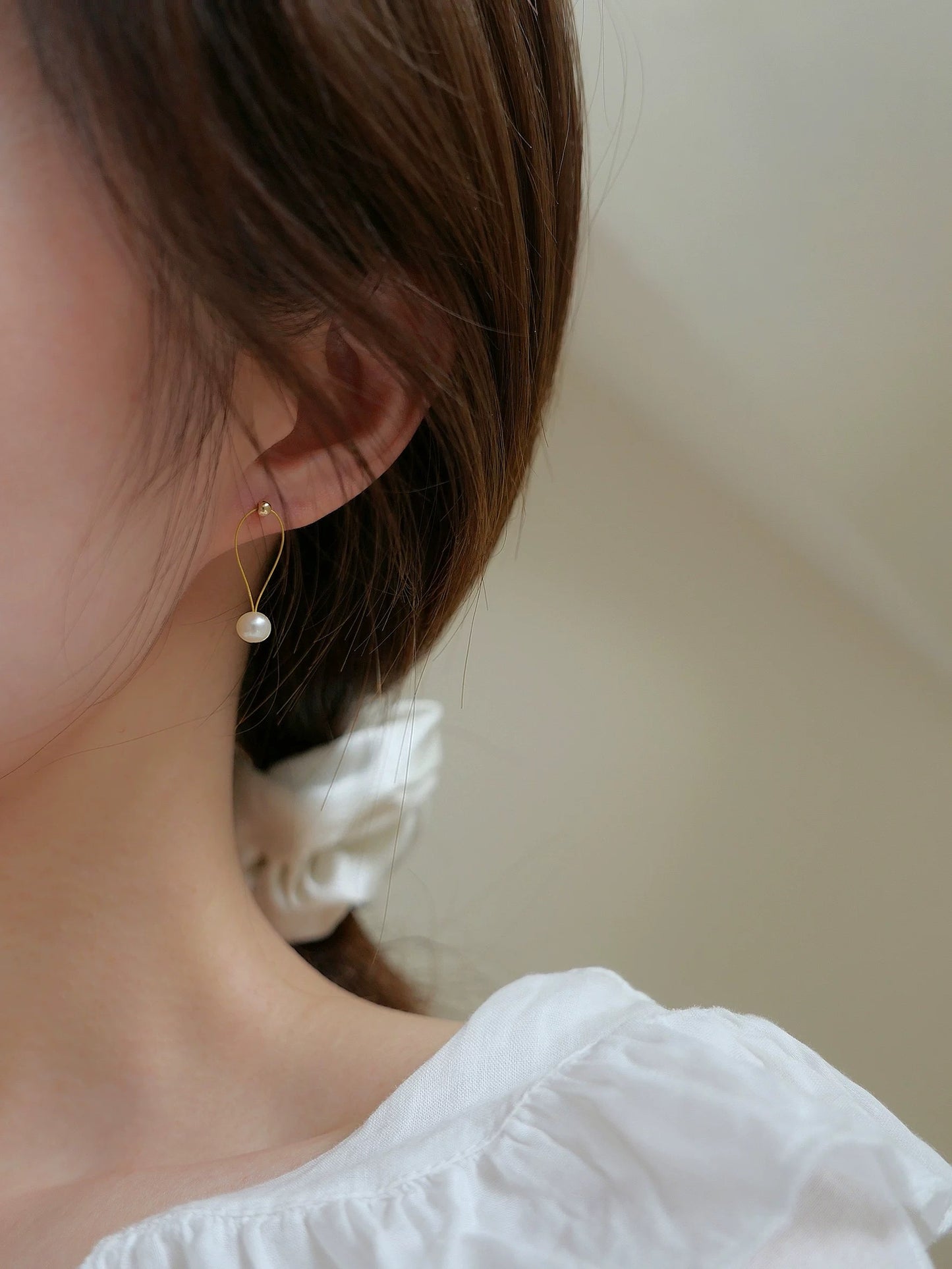 (E056) Pearl sterling silver stud earrings