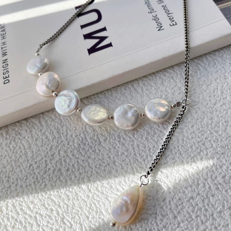 (N001)  Baraque button pearl necklace