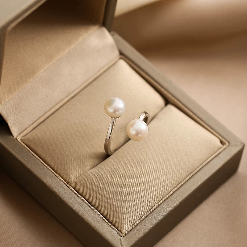 (R004)  White pearl ring  S925