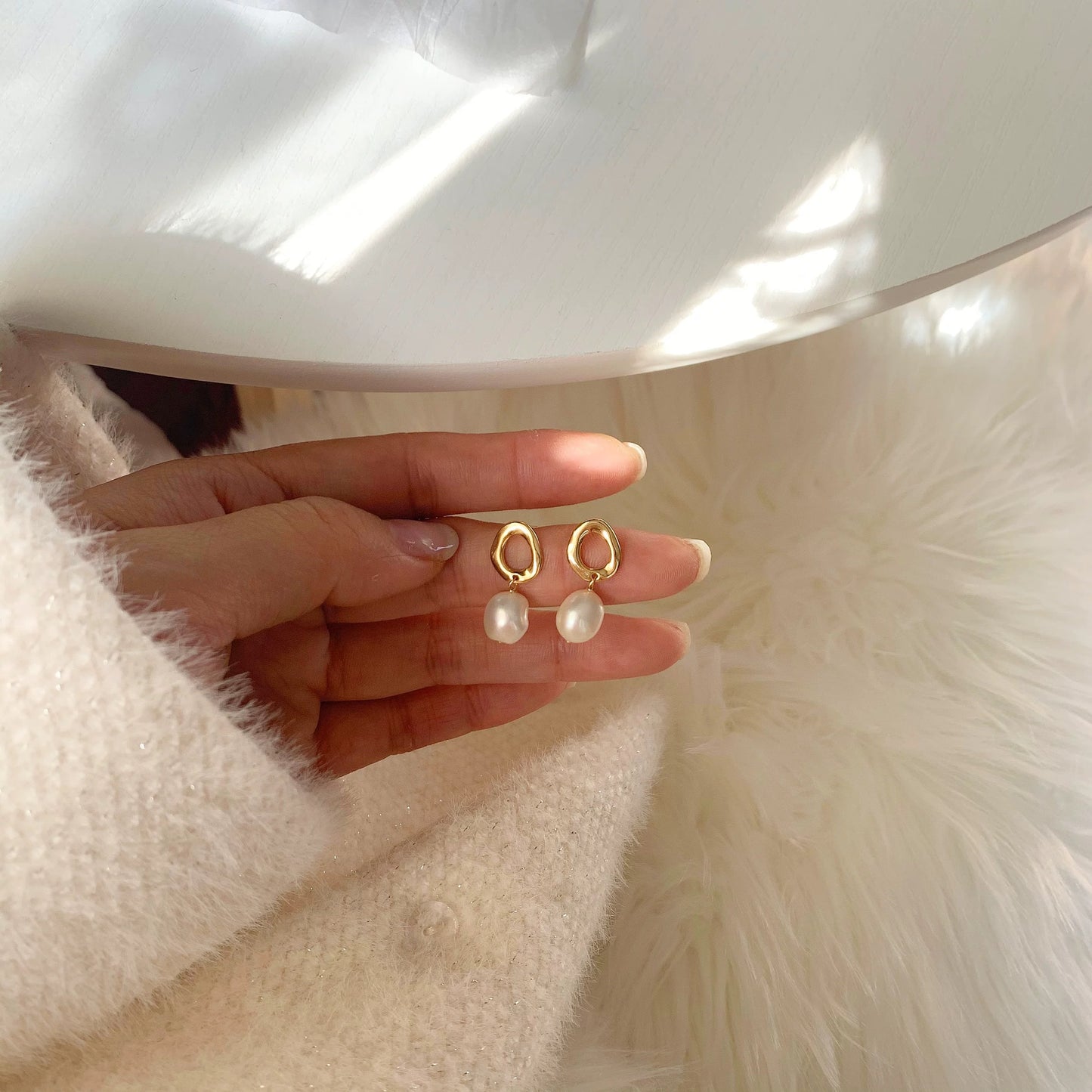 (E055) Pearl sterling silver stud earrings