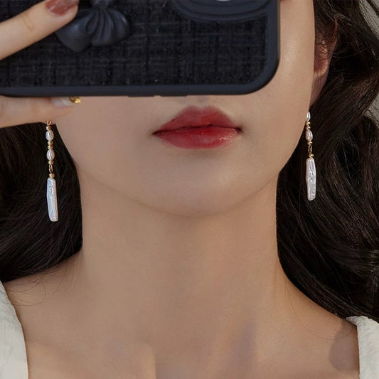 (E064)  Baroque pearl earring stud