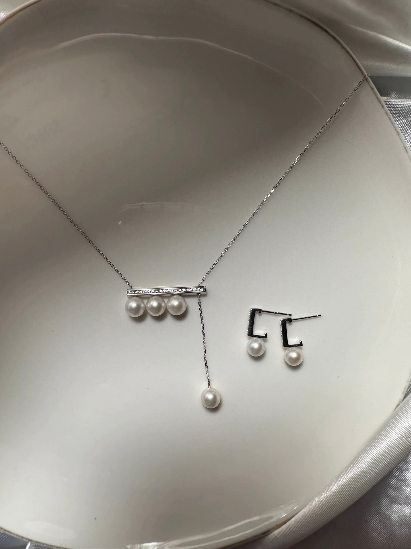 (J001)  S925 Silver balance beam Pearl set Pendant & stud