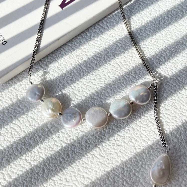 (N001)  Baraque button pearl necklace