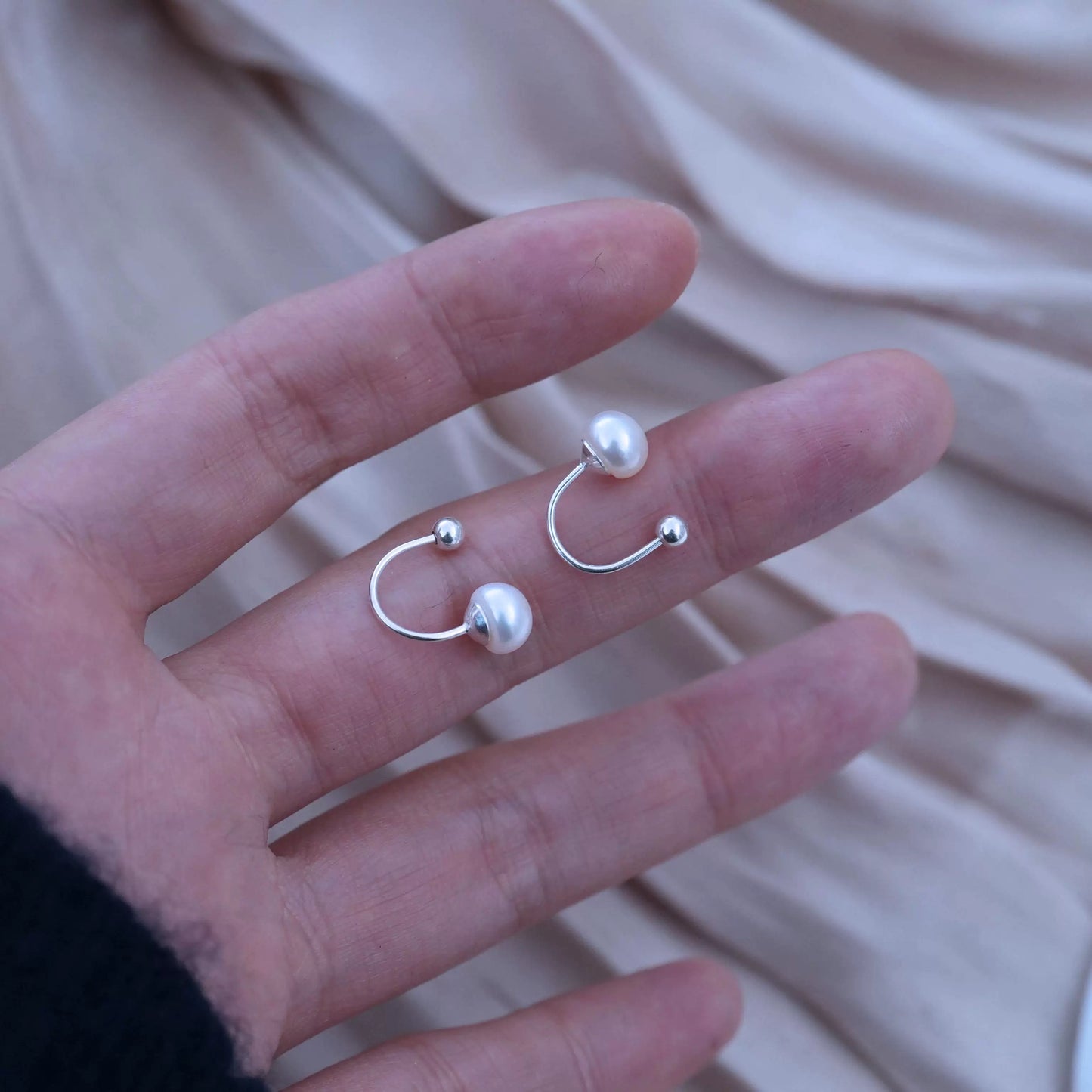 (E057) Pearl sterling silver stud earrings