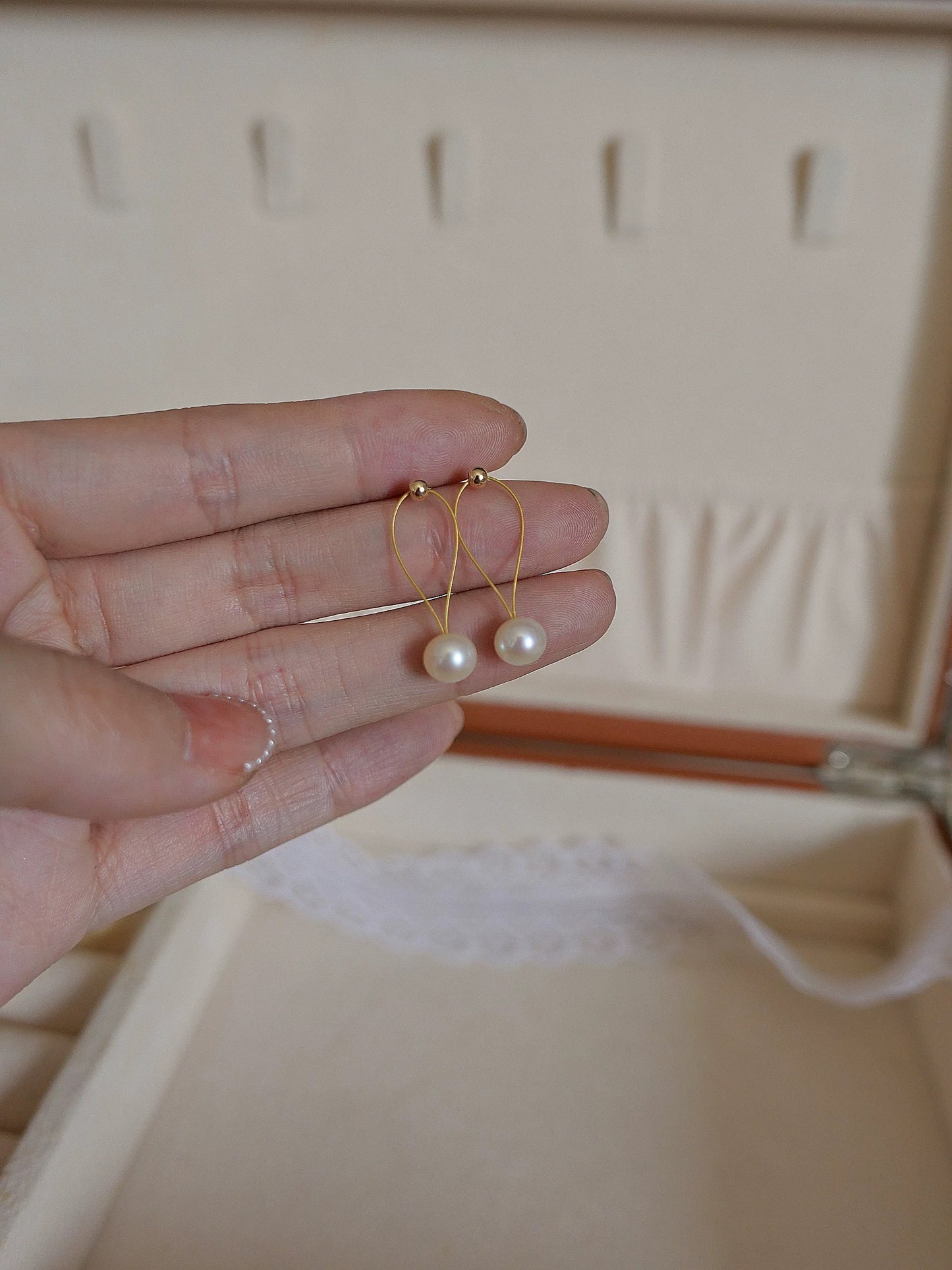 (E056) Pearl sterling silver stud earrings