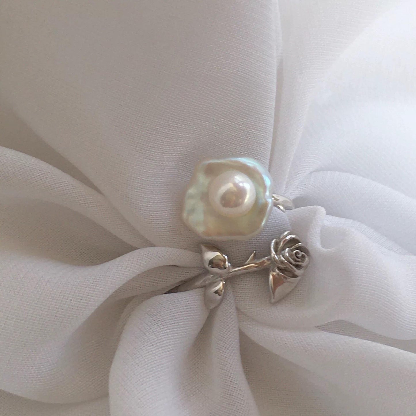 (R002)  Petal pearl ring  S925