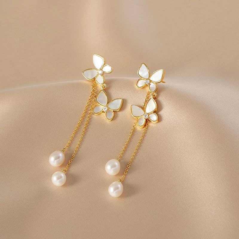 (E048) Butterfly Pearl dangling earrings