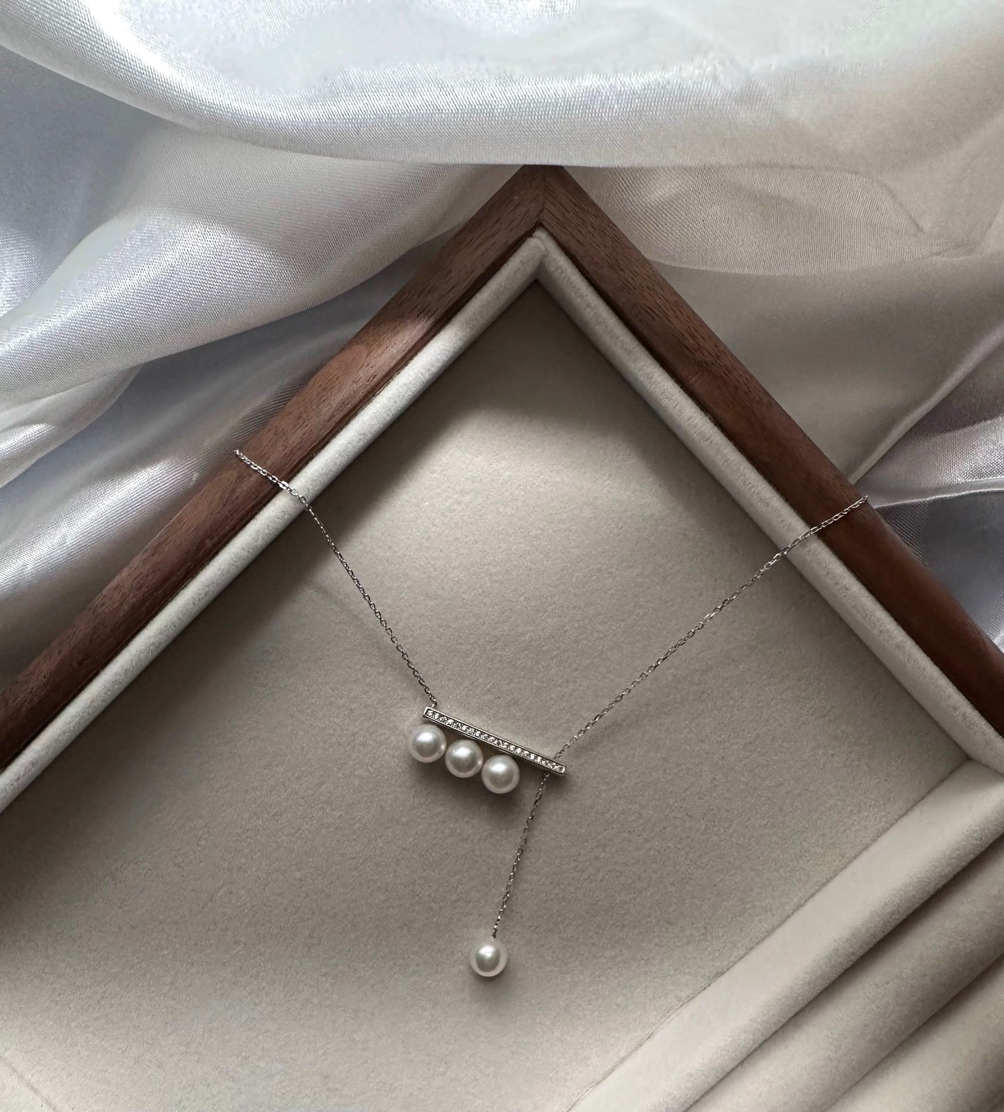 (J001)  S925 Silver balance beam Pearl set Pendant & stud