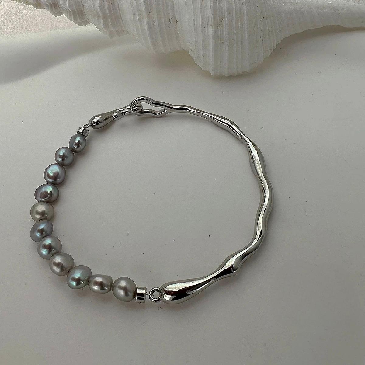 (B067) Baroque pearl bangle
