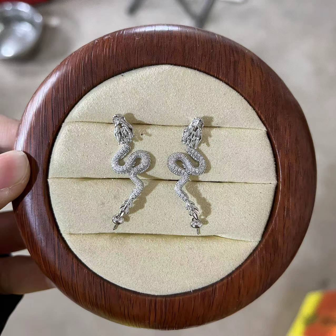 (E073)  Dragon earrings