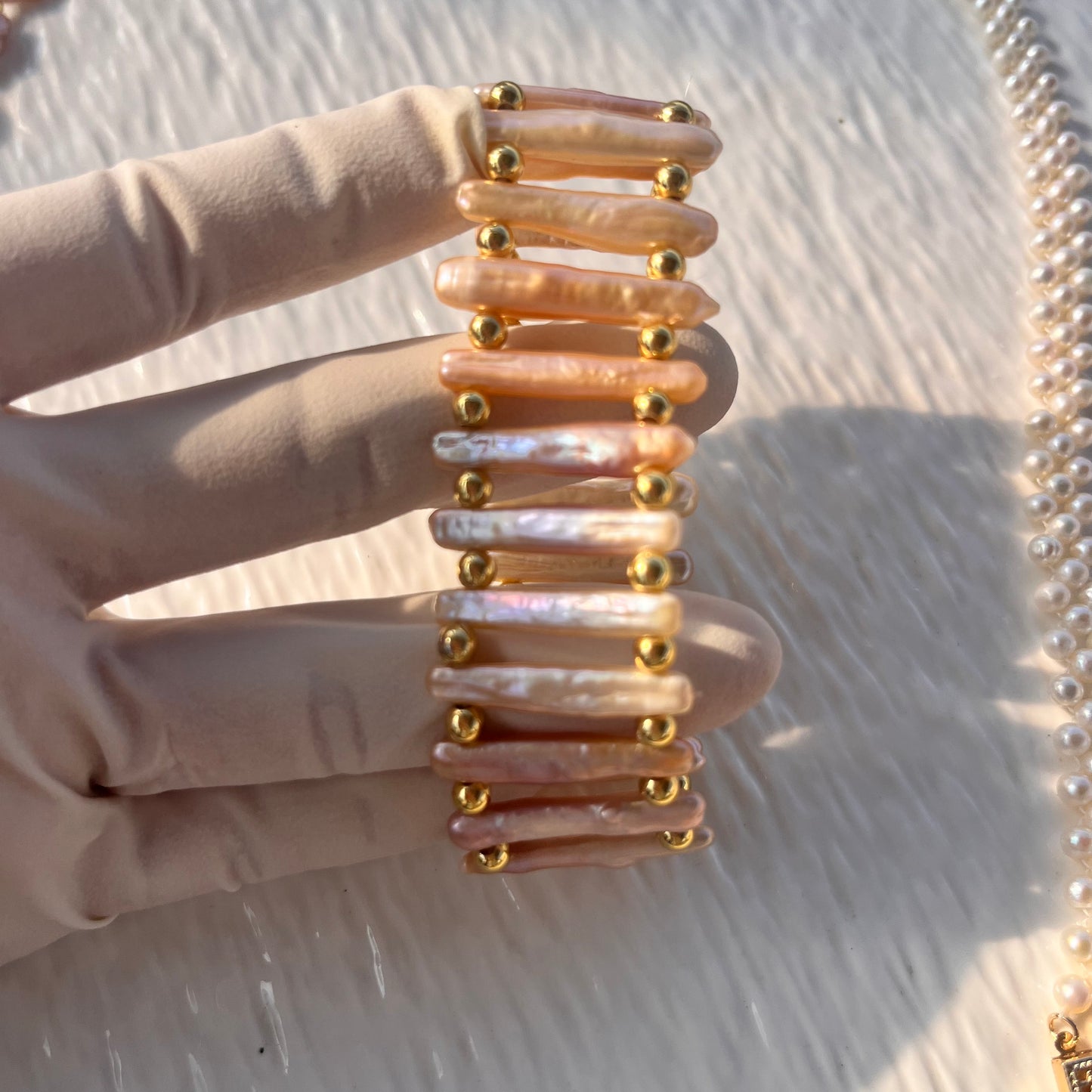 (B035) Gold bar bracelet