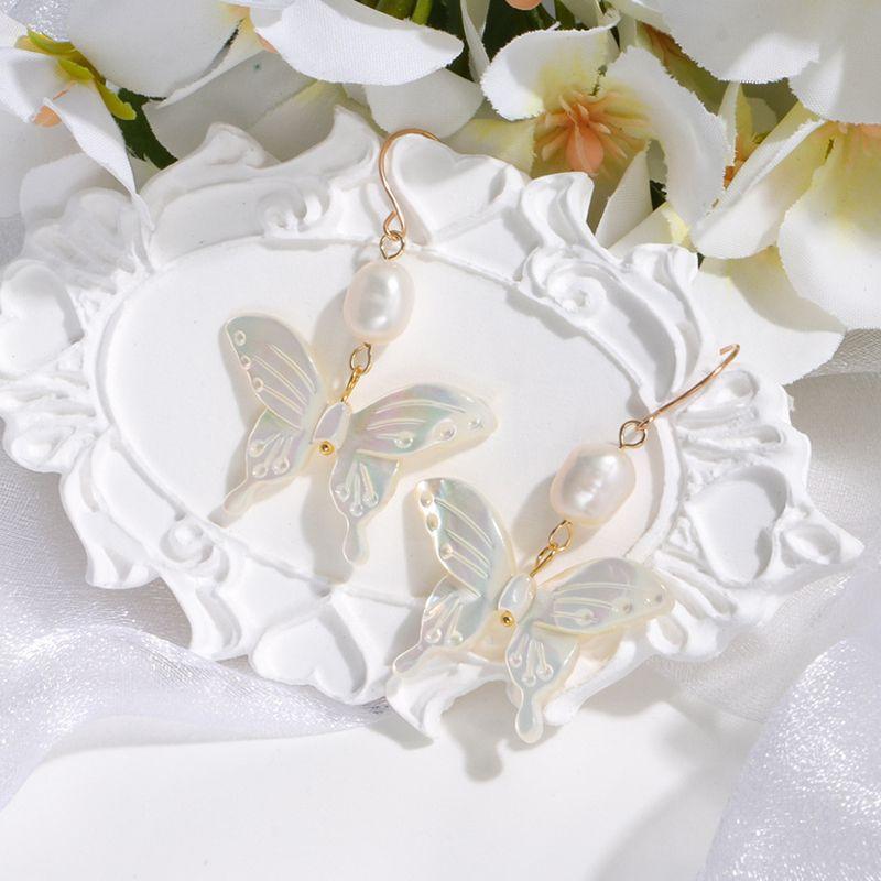 (E046) Butterfly shell pearl hoop earrings