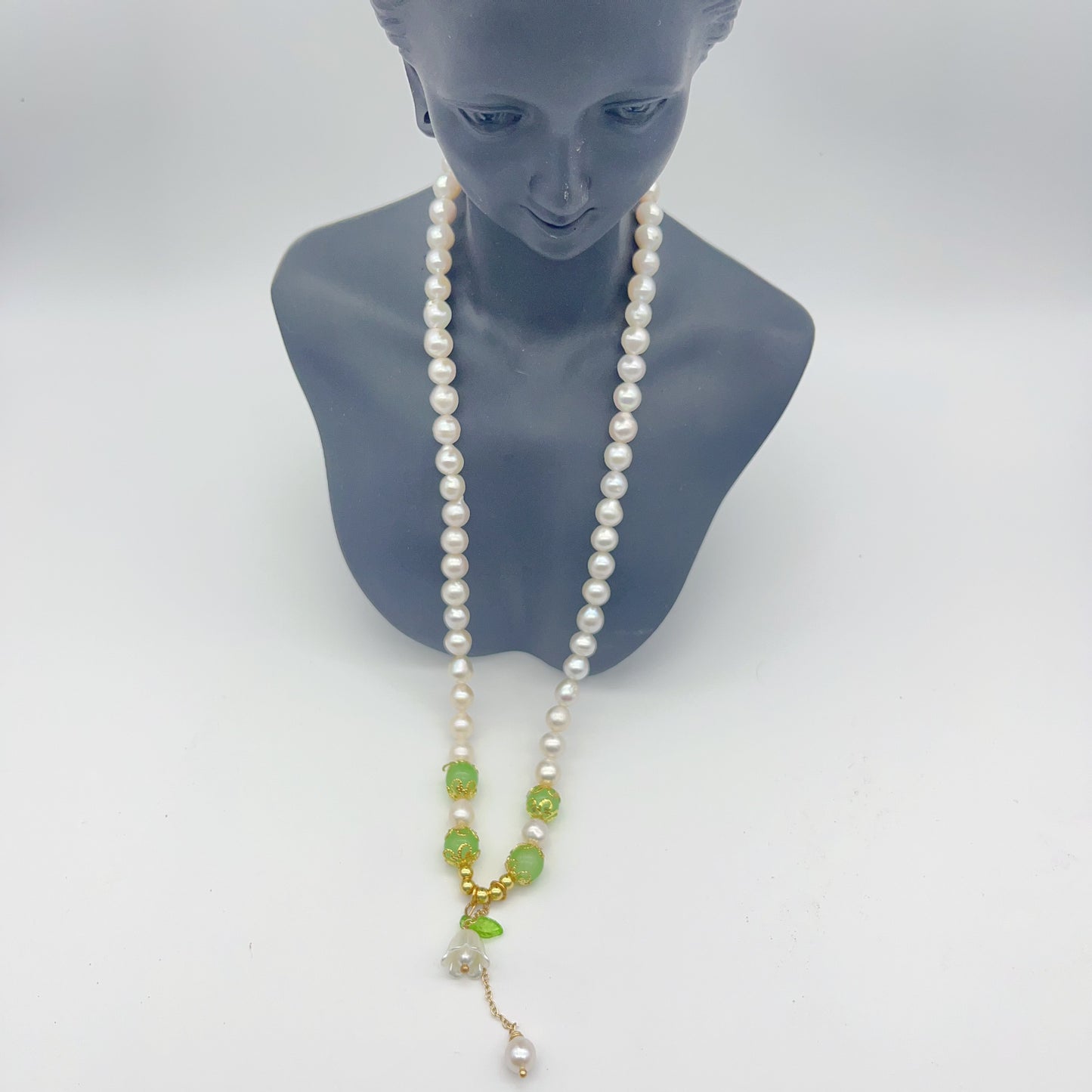 (J043)   Lily of the Valley Pearl set