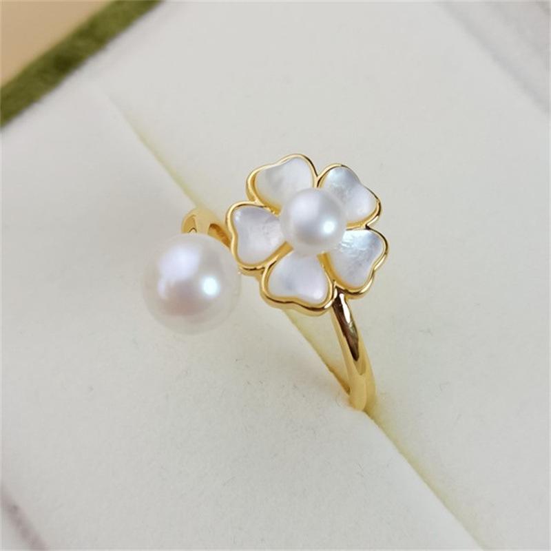 R76 Flower pearl ring