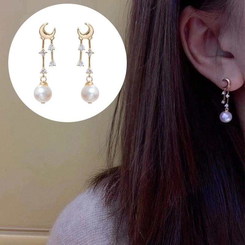 (E045) Moon and star Pearl earrings