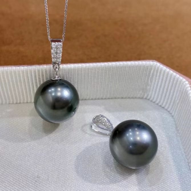 (P034)Black tahitian pearl  necklace