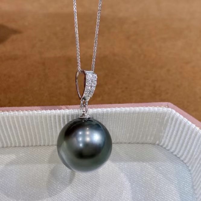 (P034)Black tahitian pearl  necklace