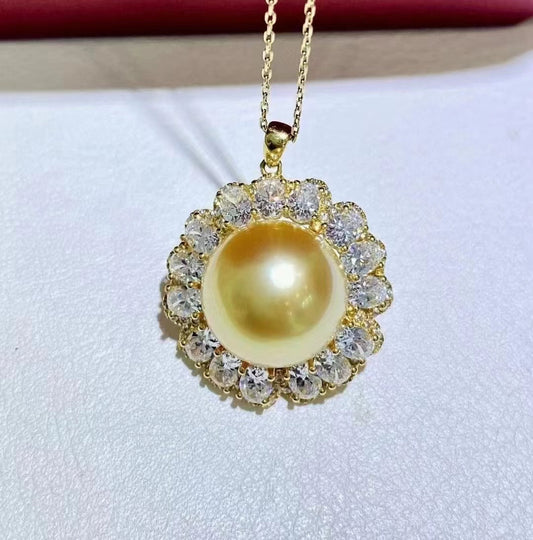 (P033) South Sea Golden Pearl Saltwater Pearl Necklace Inlaid with 18k Gold
