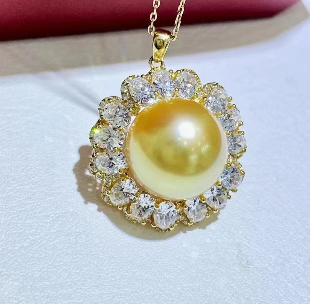 (P033) South Sea Golden Pearl Saltwater Pearl Necklace Inlaid with 18k Gold