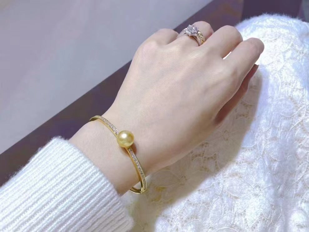 (B013) South sea golden pearl saltwater 5A quality bracelet S925 Silver