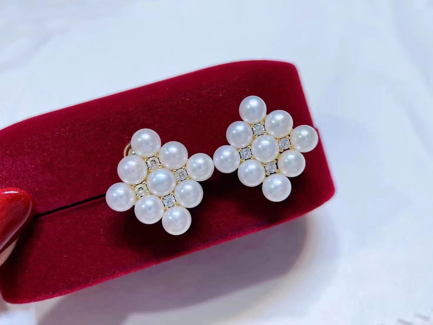 (E017)  Pearl  earrings