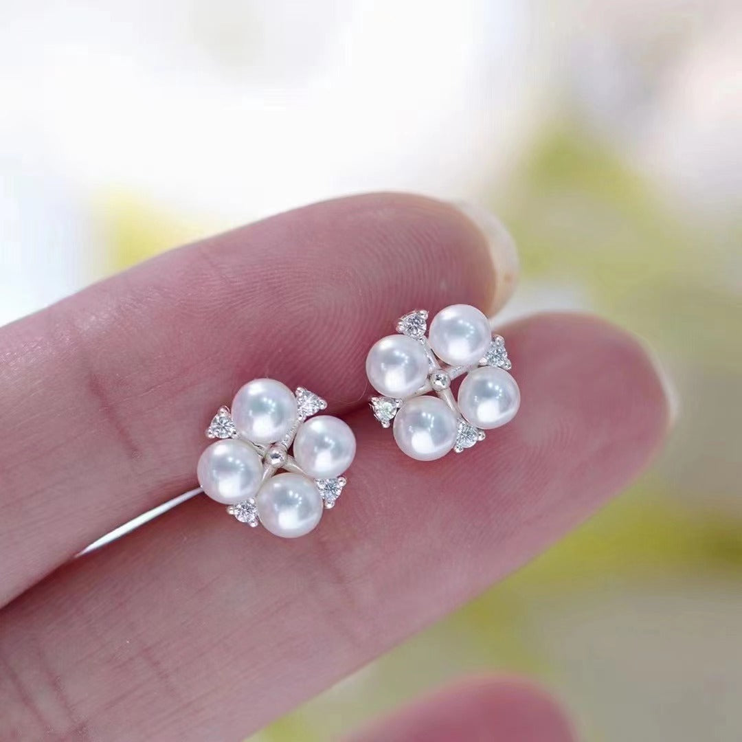 (E016)  Pearl earrings