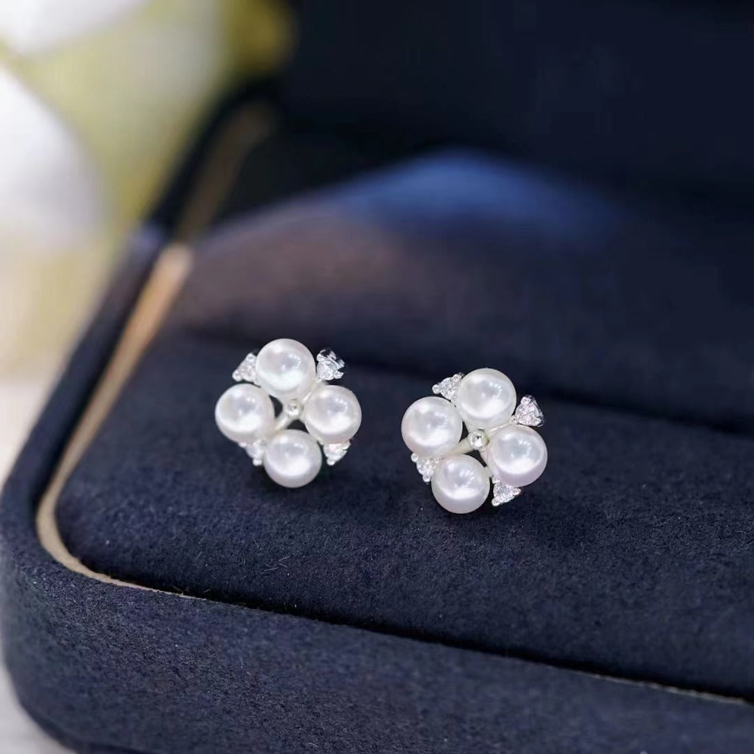 (E016)  Pearl earrings