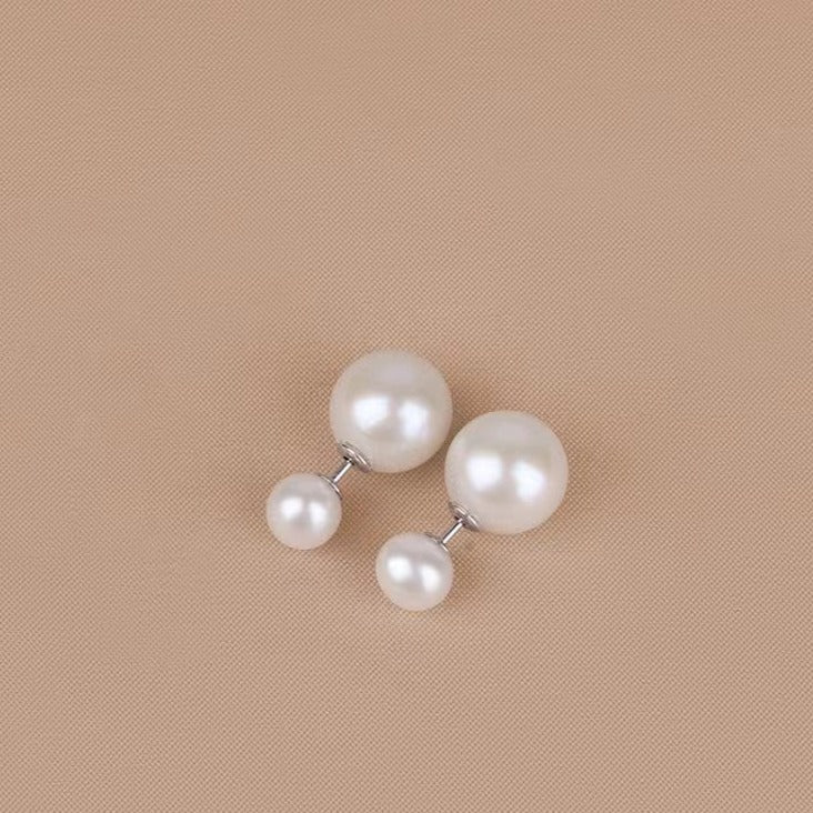 (E015)   Pearl earrings