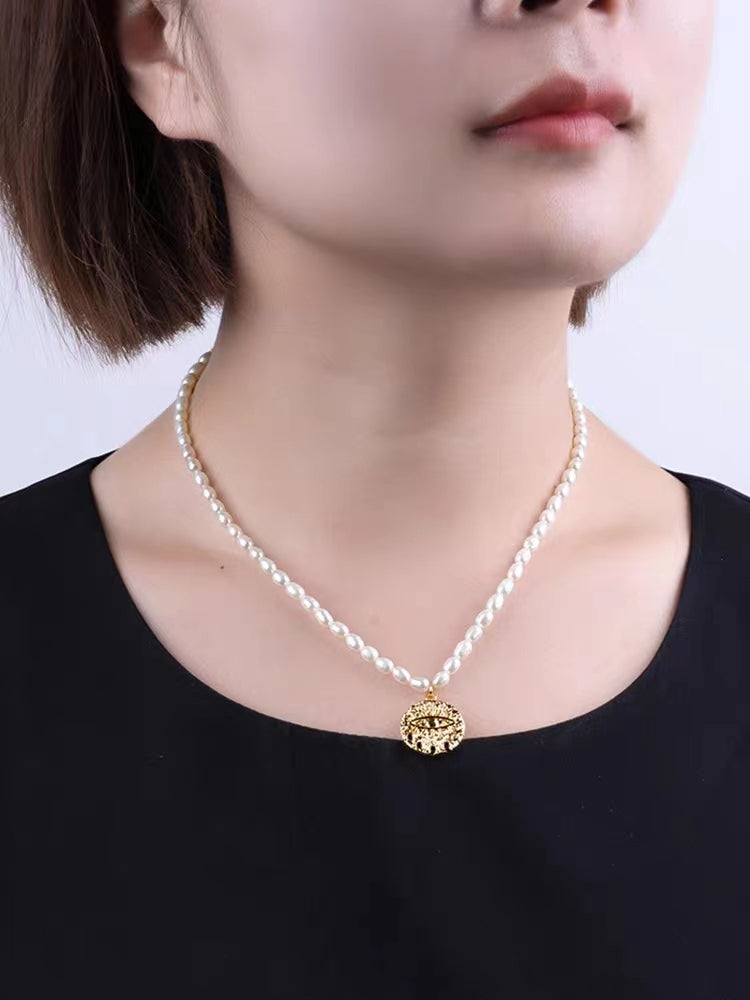(N068) Pearl necklace