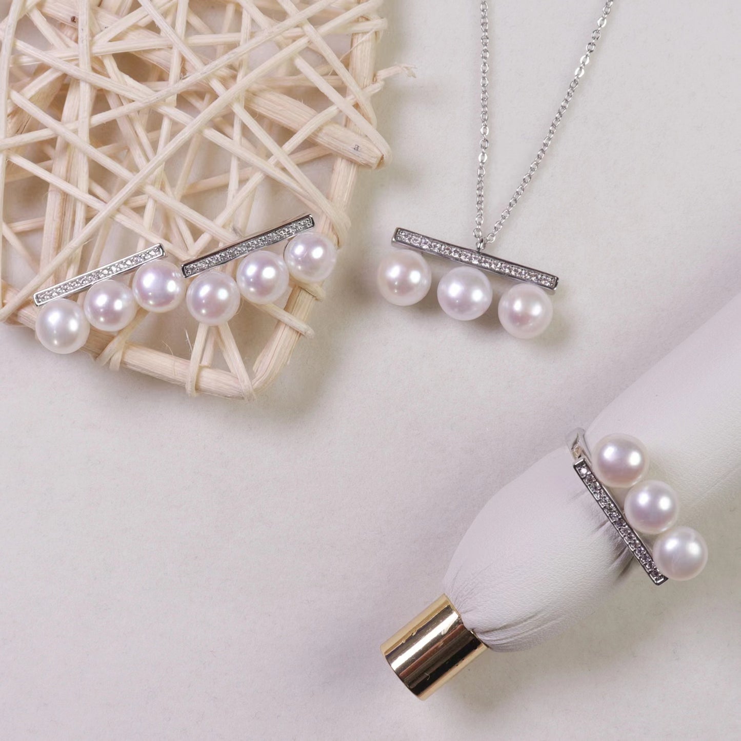 (J060) sterling sliver pearl set--Pendant & Earring & Ring