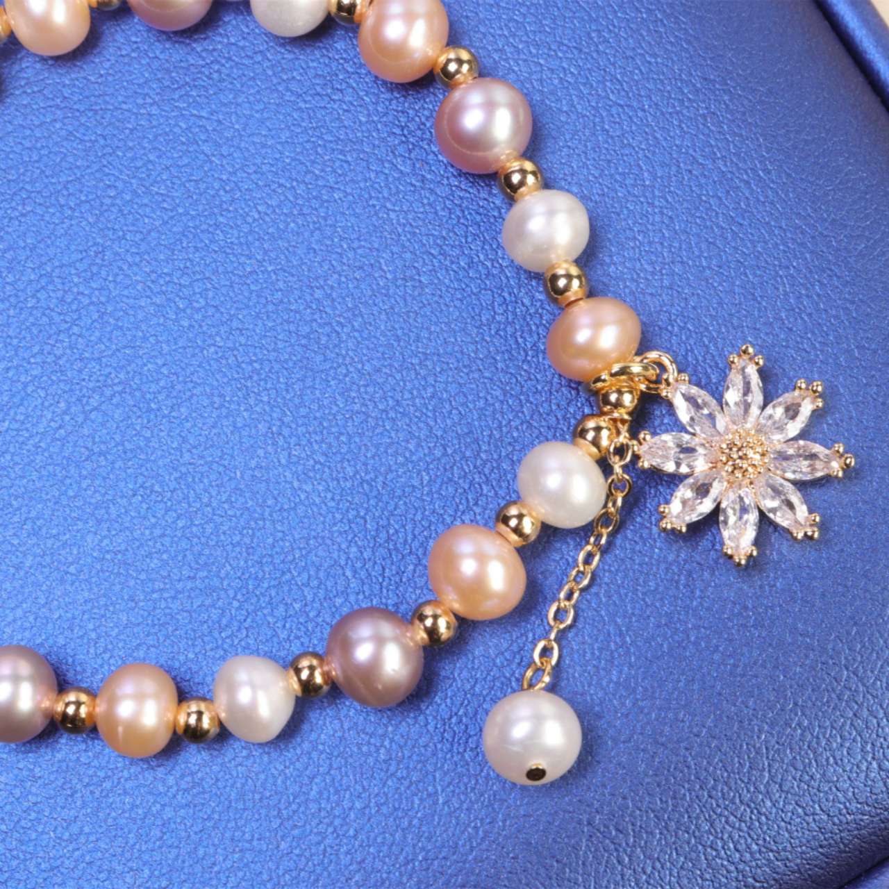(B047) Floral pearl bracelet