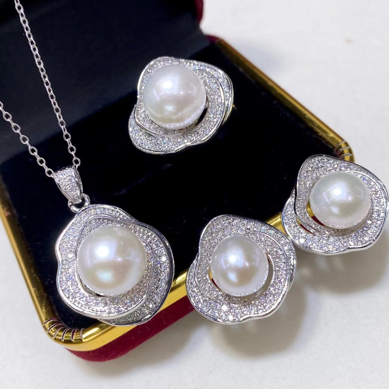 (J052)   Flower pearl set--pendant & ring & earrings