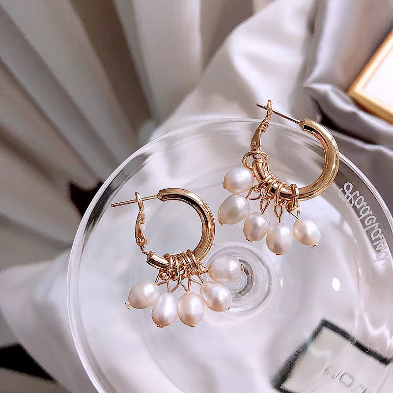(E014)  pearls earrings