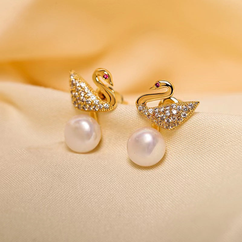 (E011)  Swan pearl earring