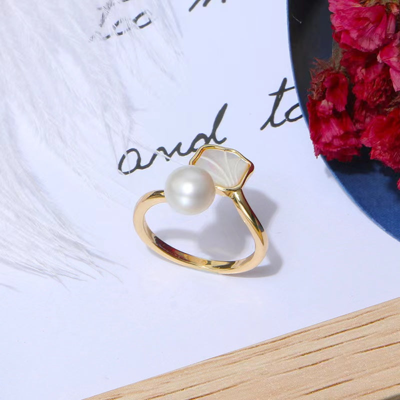 (J016)  White pearl set