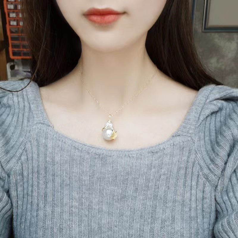 (P030) Legendary Baroque Pearl Pendant USD55