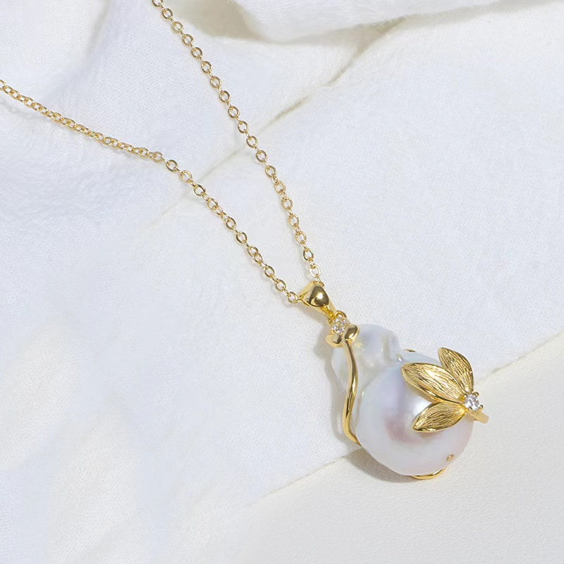 (P030) Legendary Baroque Pearl Pendant USD55