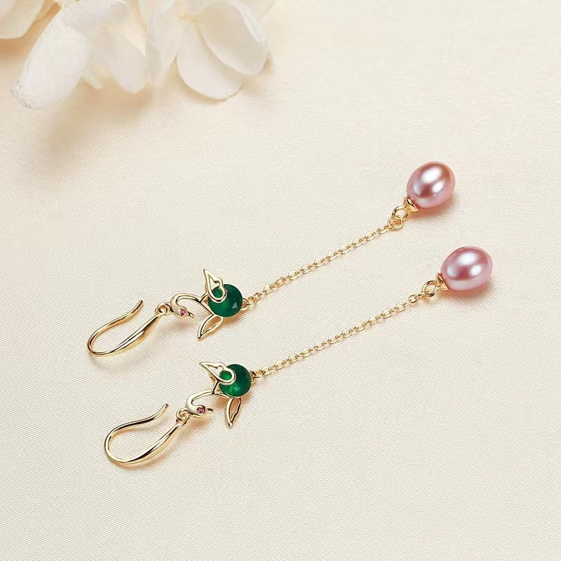 (E024)  Pearl earrings