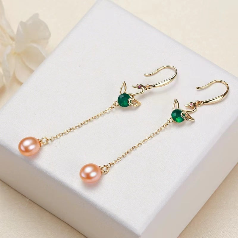 (E024)  Pearl earrings